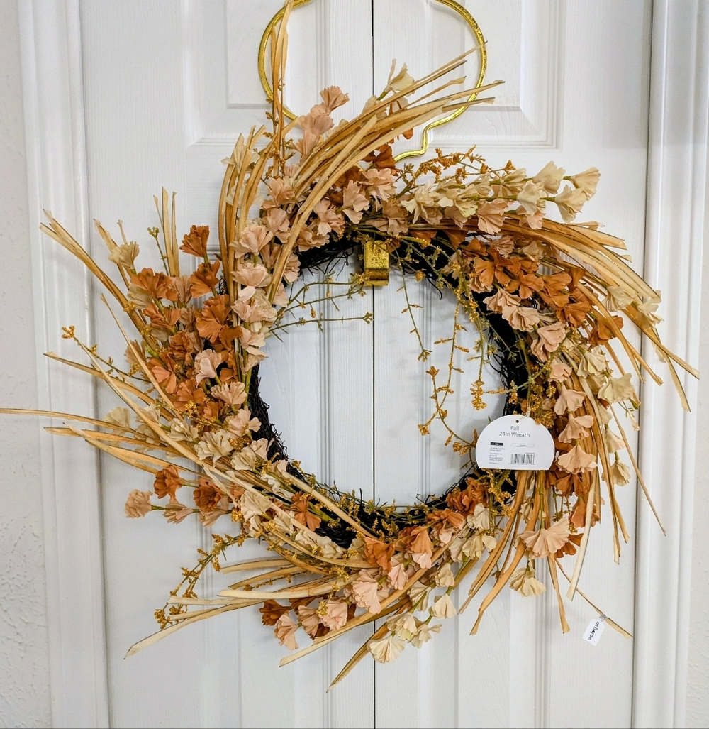 NWT Floral Wreath 24"